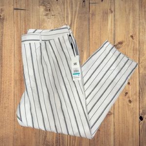 Calvin Klein Straight Leg Pleated Ankle Pant